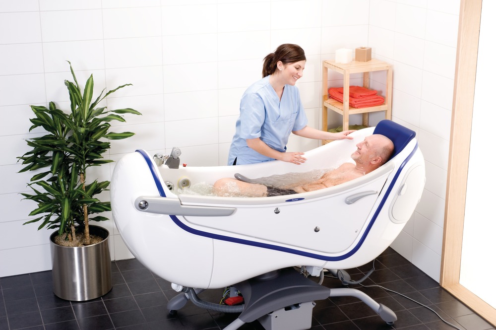 Parker Sitting And Reclining Assisted Bath 1