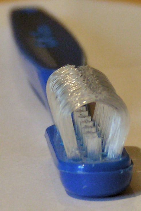 Collis Curve Toothbrush 1