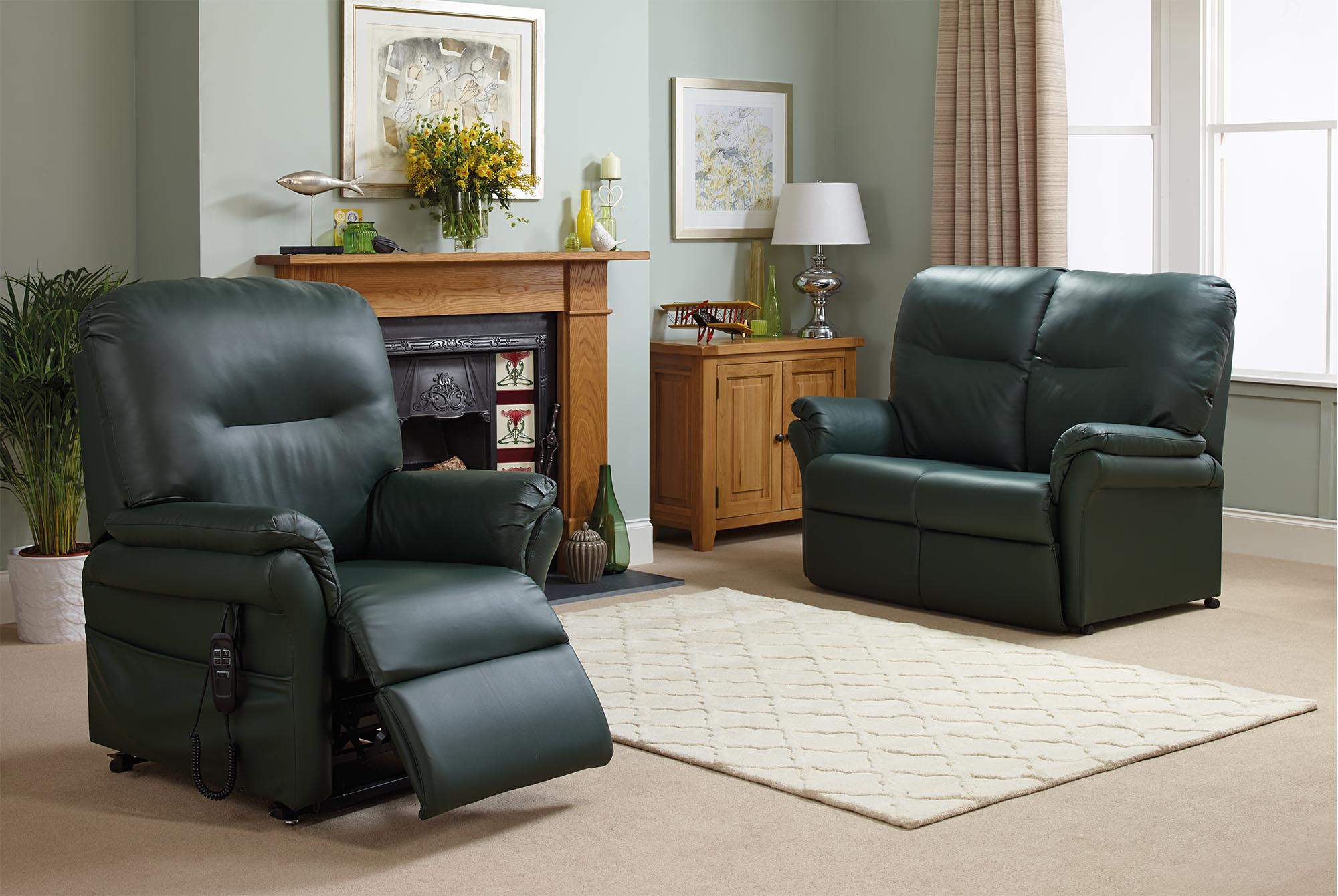 Maple Single Motor Rise And Recliner Chair