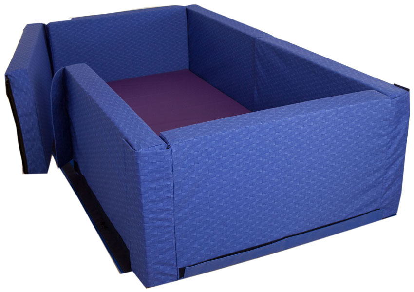 Pippin Travel Bed 1