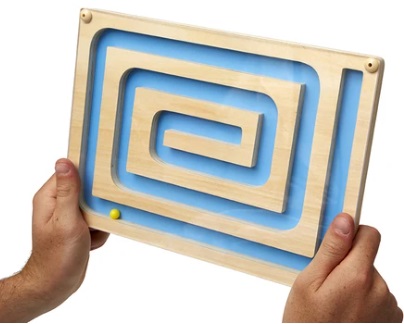 Amazing Chase Spiral Maze Game